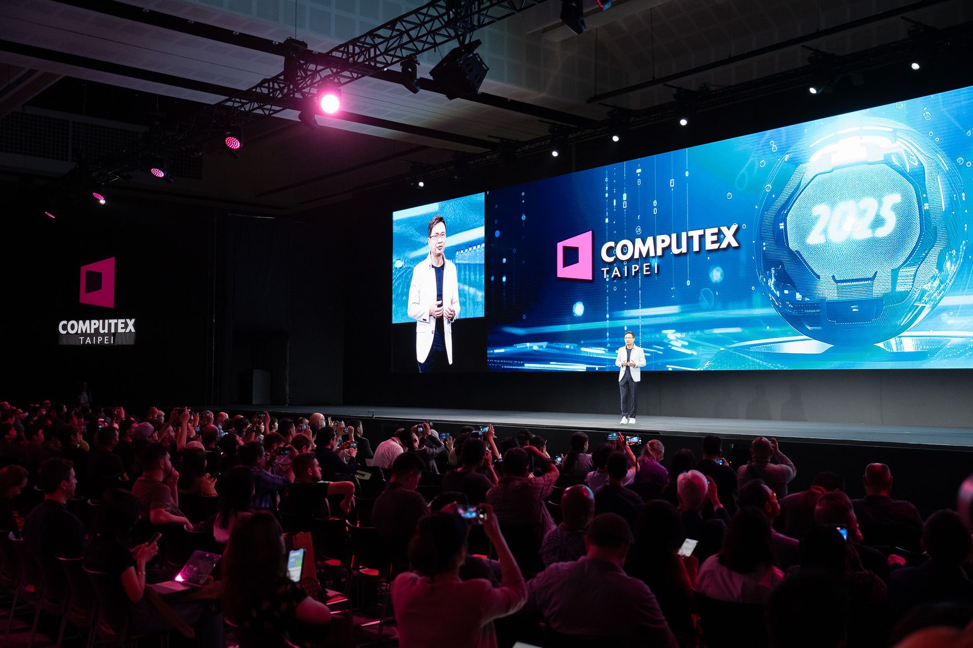 2025年台北國際電腦展（COMPUTEX 2025）將在明（20）日於南港展覽館1、2館盛大登場，聚集全球近1,400家參展商。(貿協提供)