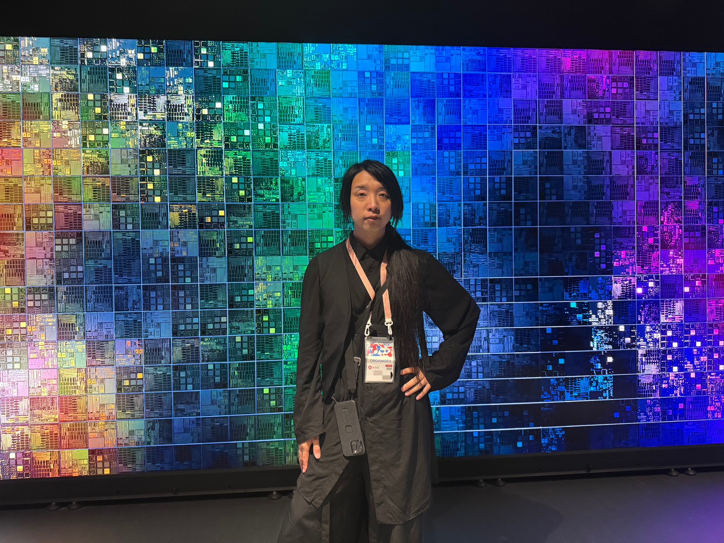 大阪世博「null²」主題館策展人落合陽一，在TECH WORLD館未來劇場留影(TECH WORLD館提供)