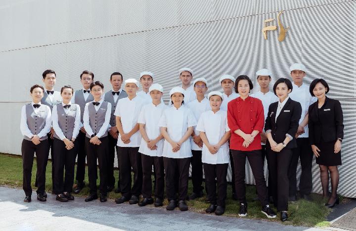 用餐完美的體驗，除了外場人員和侍酒師的搭配，整個團隊內、外場的裡應外合與互相幫忙，都不是一個人可以做到的