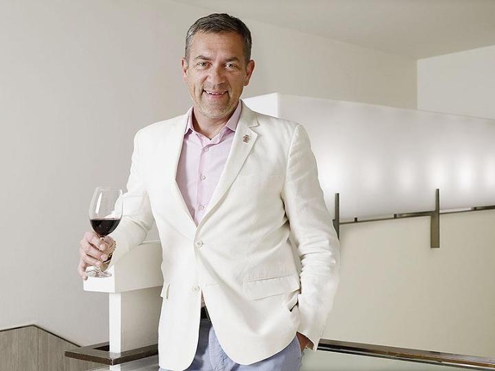 隨著亞洲對精緻奢華體驗需求的日益增加，DAOU 提供一種嶄新的享受方式，完美、時尚聚會和華麗慶典的餐飲