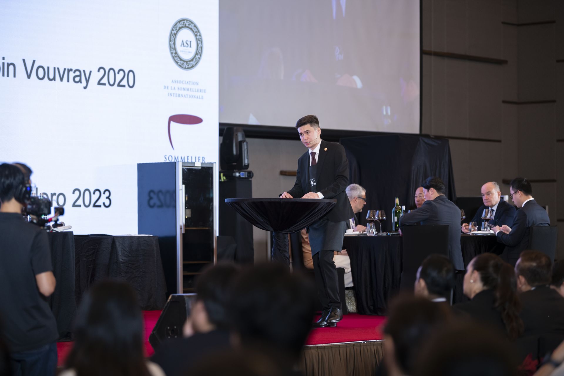 Ratmir Akhmetov進行料理配對